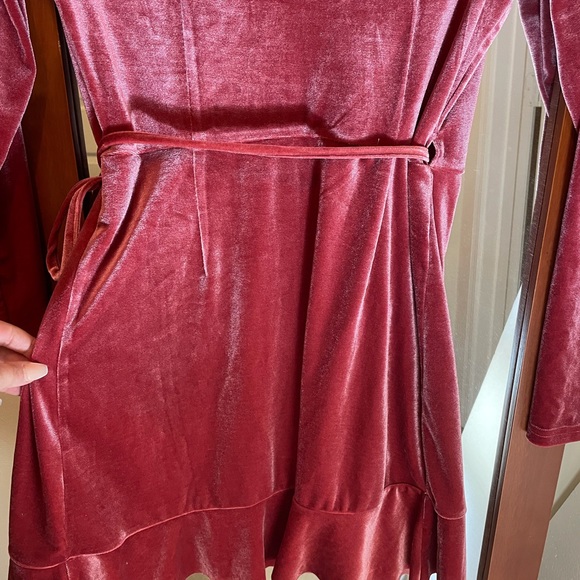 HONEYBUM VELVET LONGSLEEVE RUGFLE WRAP DRESS - Picture 4 of 6